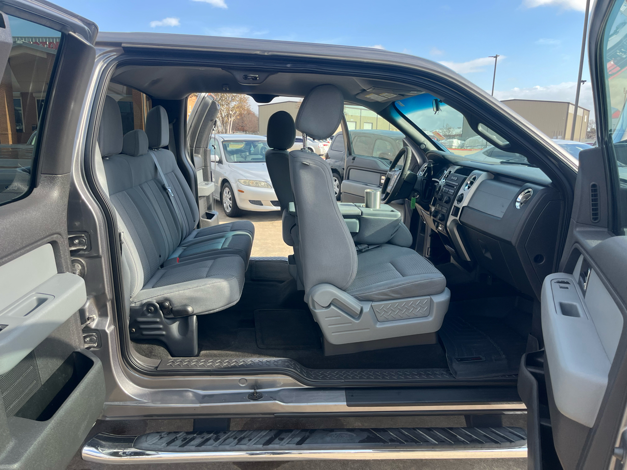 Ford F-150 XL SuperCab 8-ft. Bed 2WD 2013