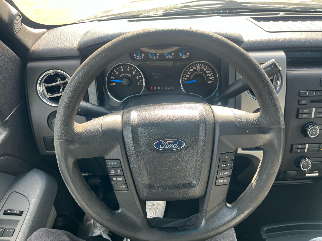 Ford F-150 XL SuperCab 8-ft. Bed 2WD 2013