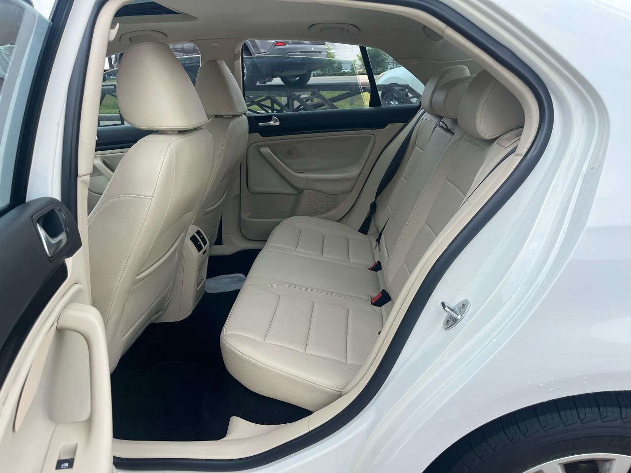 Volkswagen Jetta SE 2010