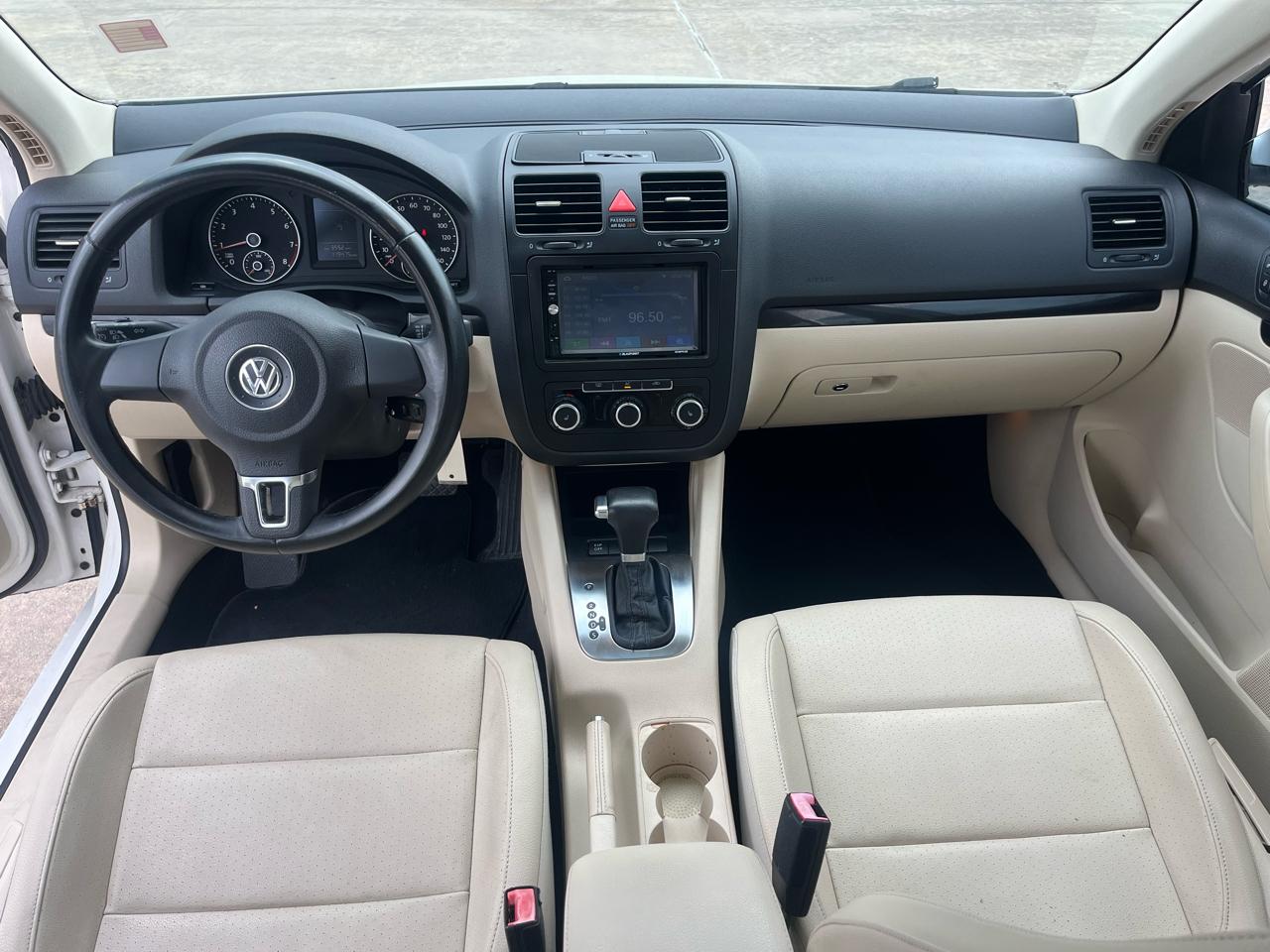 Volkswagen Jetta SE 2010