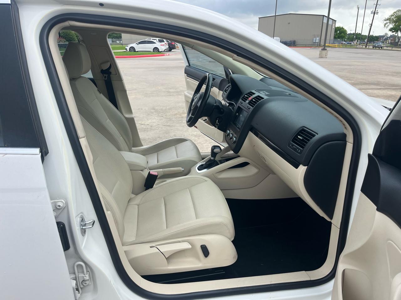 Volkswagen Jetta SE 2010