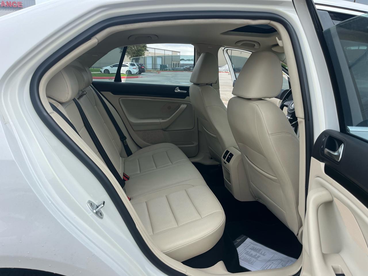 Volkswagen Jetta SE 2010