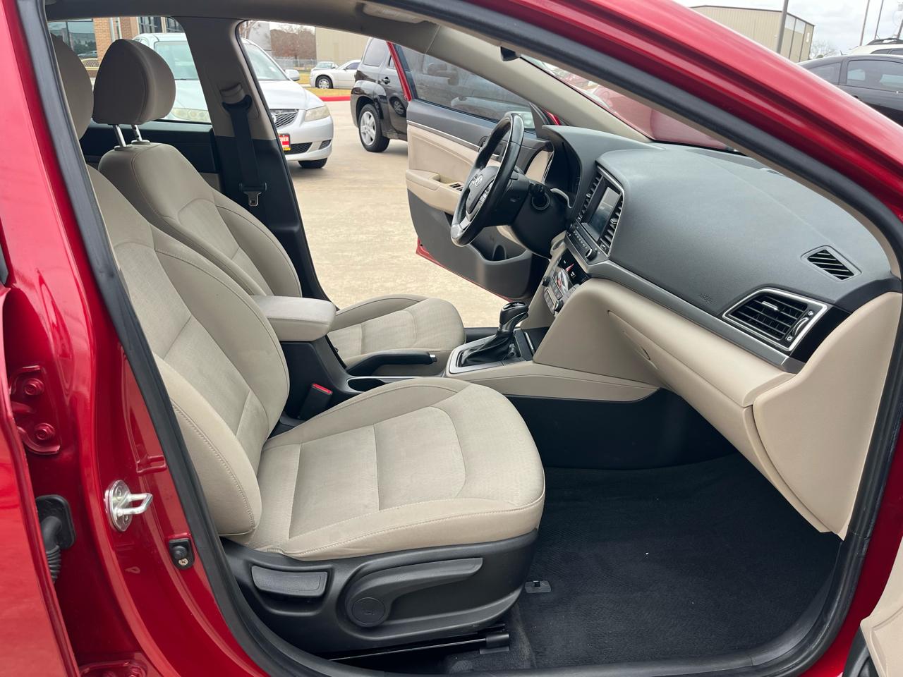 Hyundai Elantra Value Edition 6A 2017