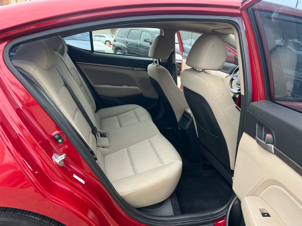 Hyundai Elantra Value Edition 6A 2017