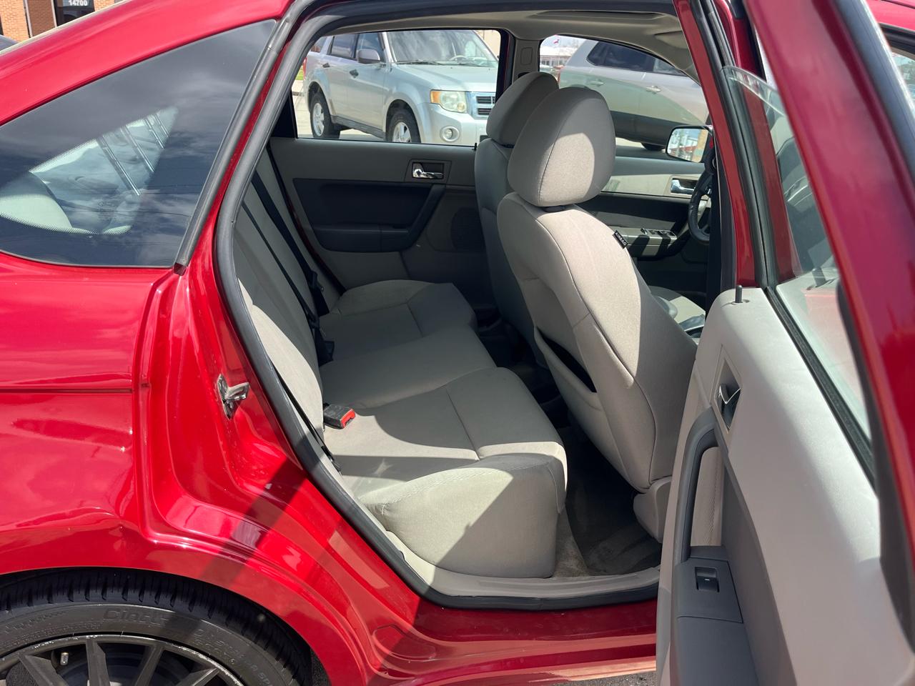 Ford Focus SES Sedan 2010