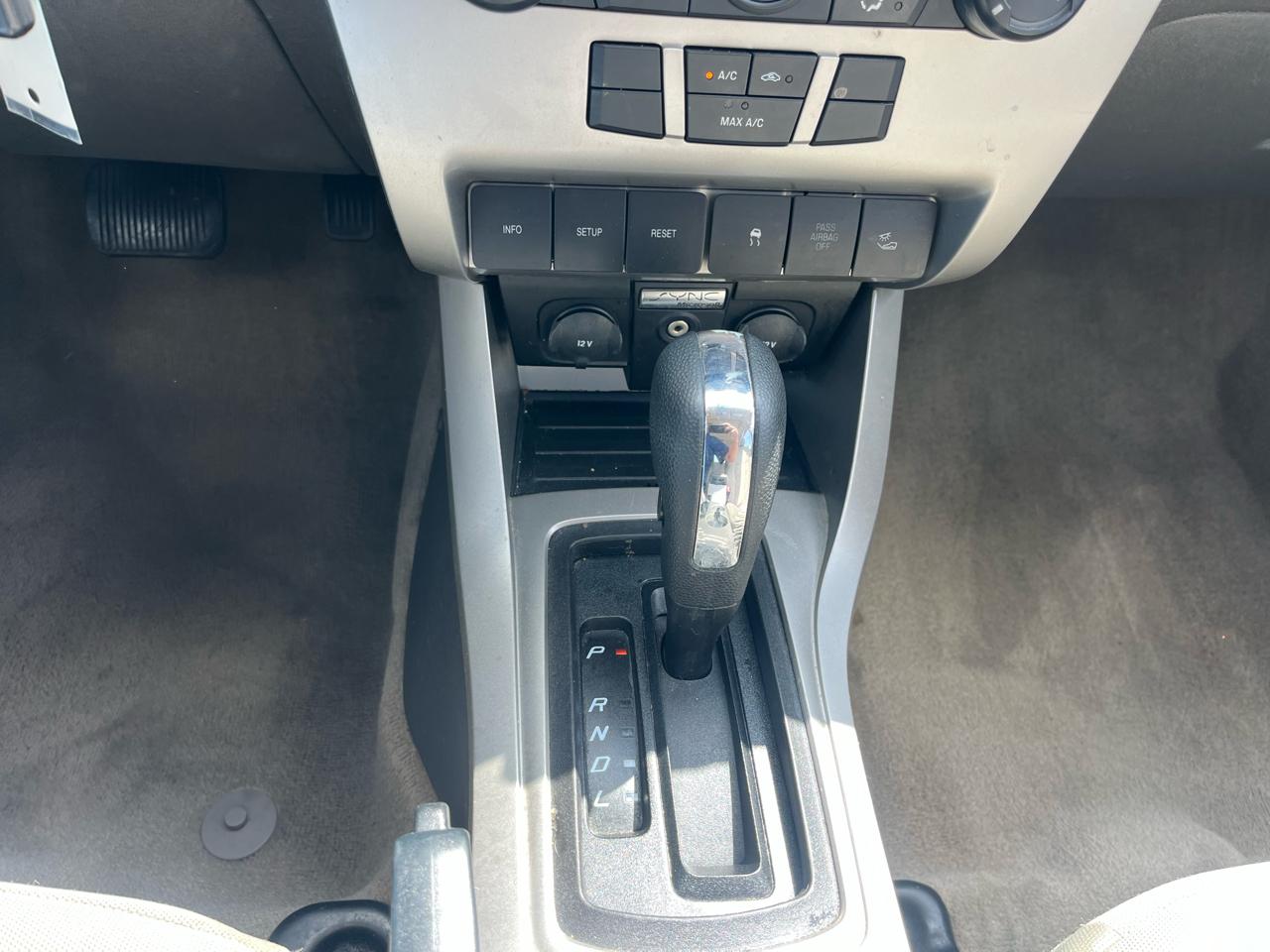 Ford Focus SES Sedan 2010