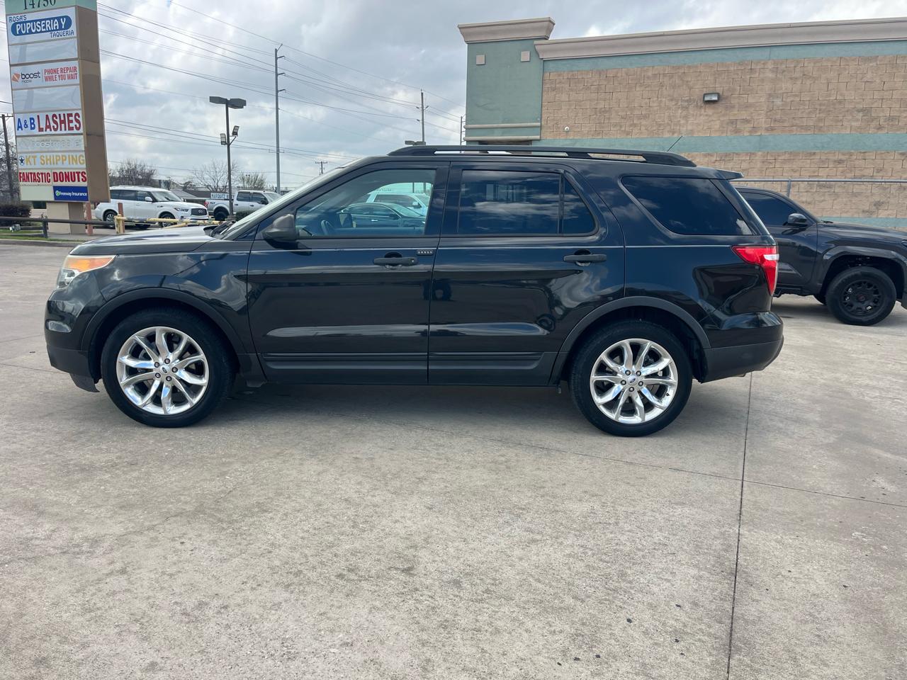 Ford Explorer Base FWD 2013
