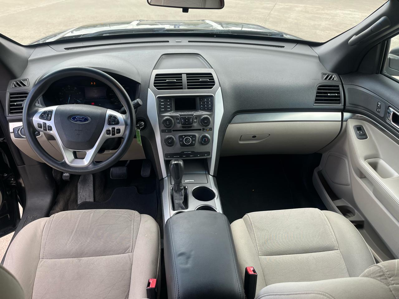 Ford Explorer Base FWD 2013