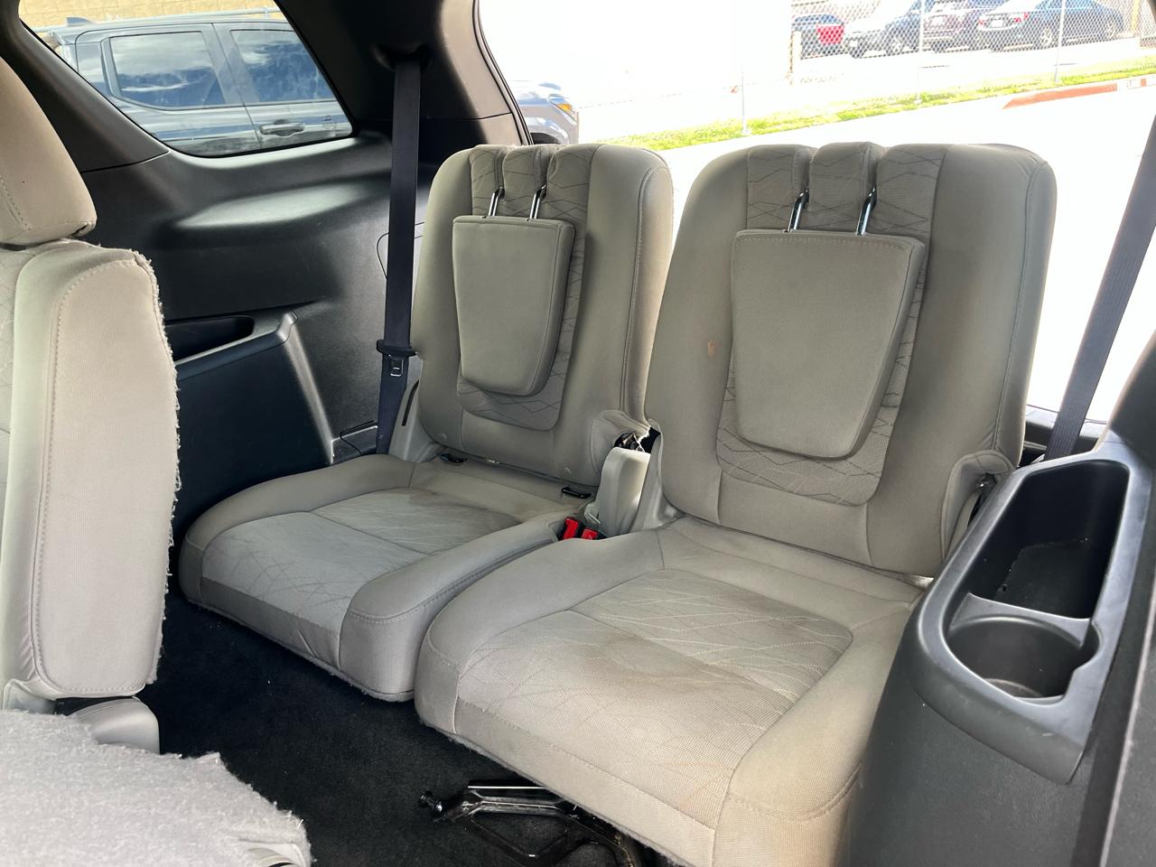 Ford Explorer Base FWD 2013