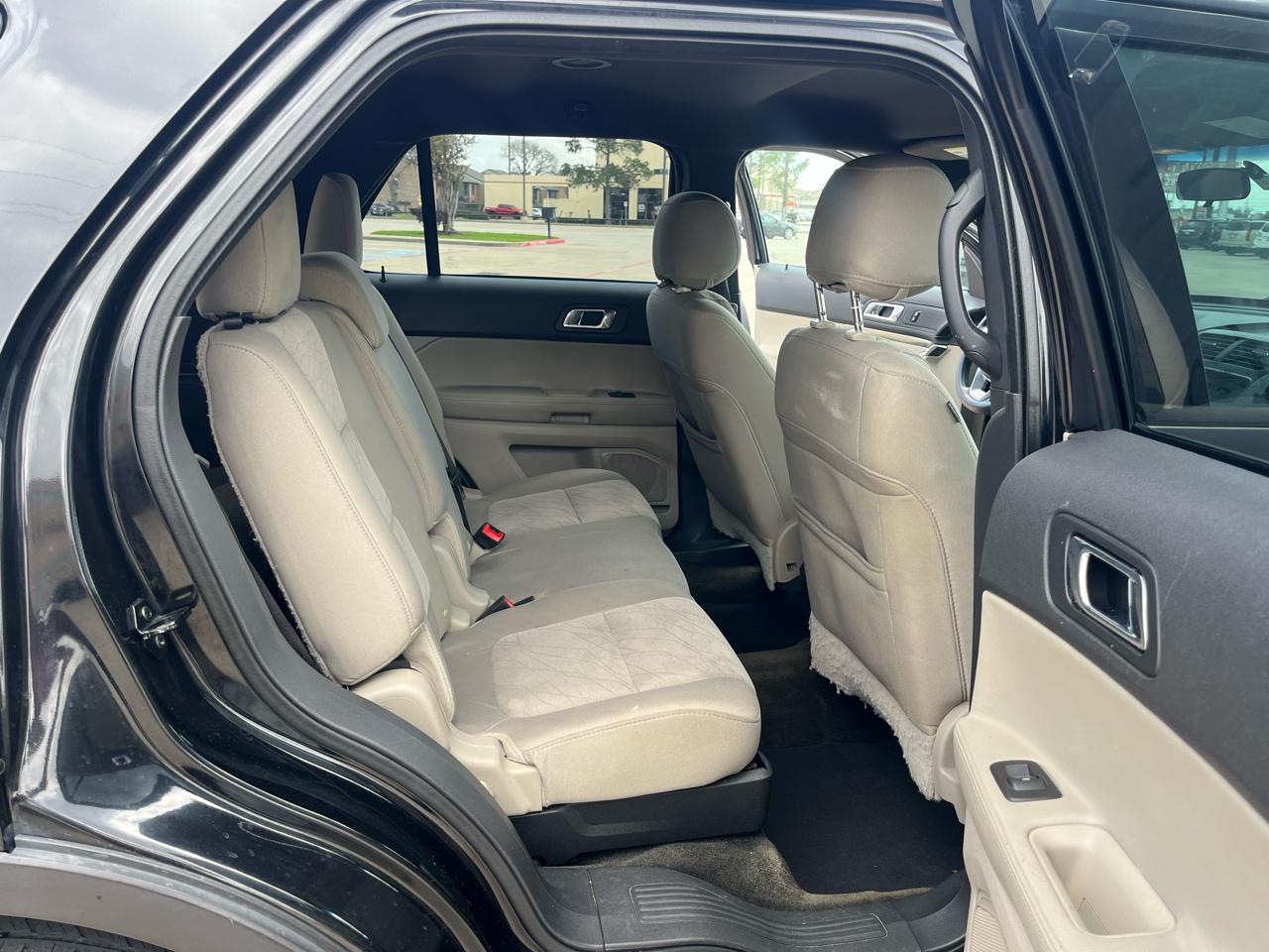 Ford Explorer Base FWD 2013