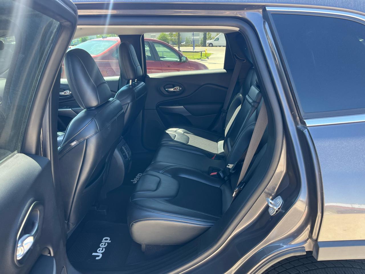 Jeep Cherokee Latitude Plus FWD 2019