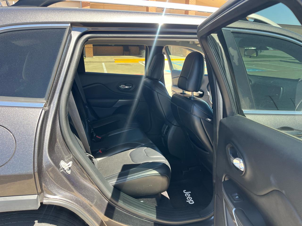 Jeep Cherokee Latitude Plus FWD 2019