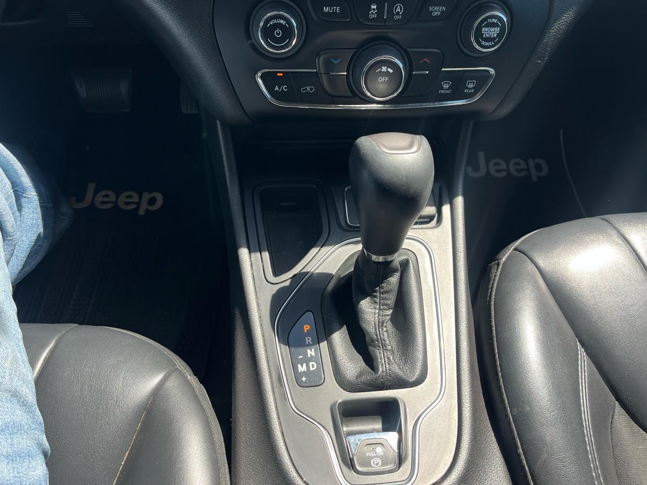 Jeep Cherokee Latitude Plus FWD 2019