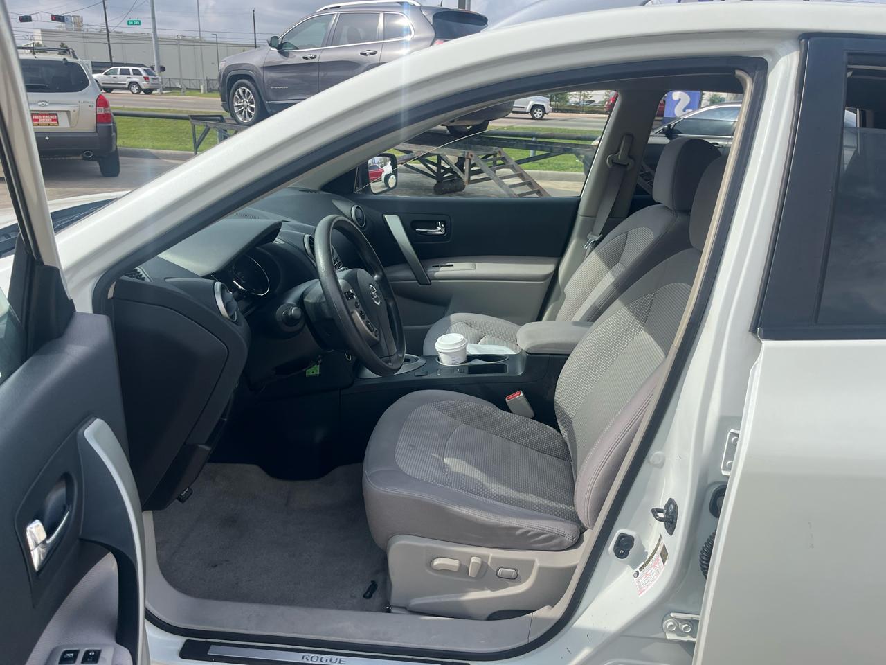 Nissan Rogue S 2WD 2012