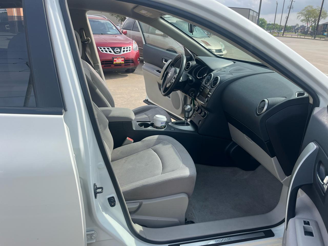 Nissan Rogue S 2WD 2012