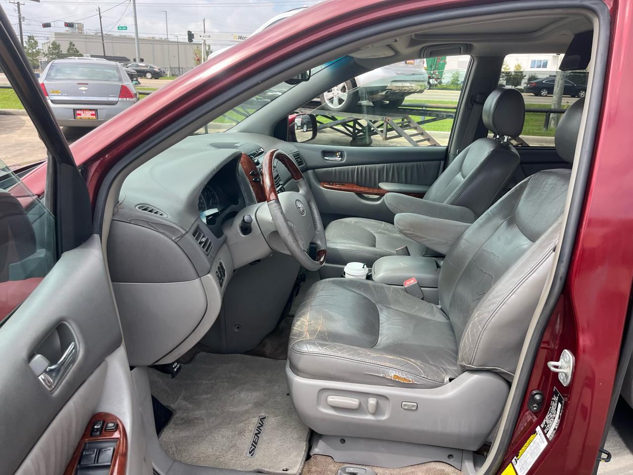 Toyota Sienna XLE 2005