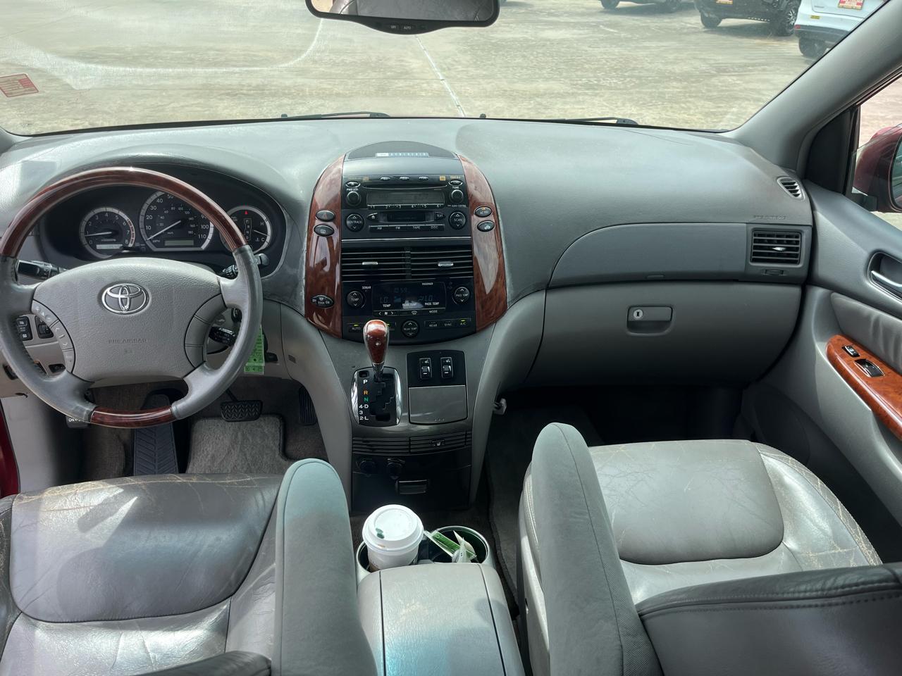 Toyota Sienna XLE 2005