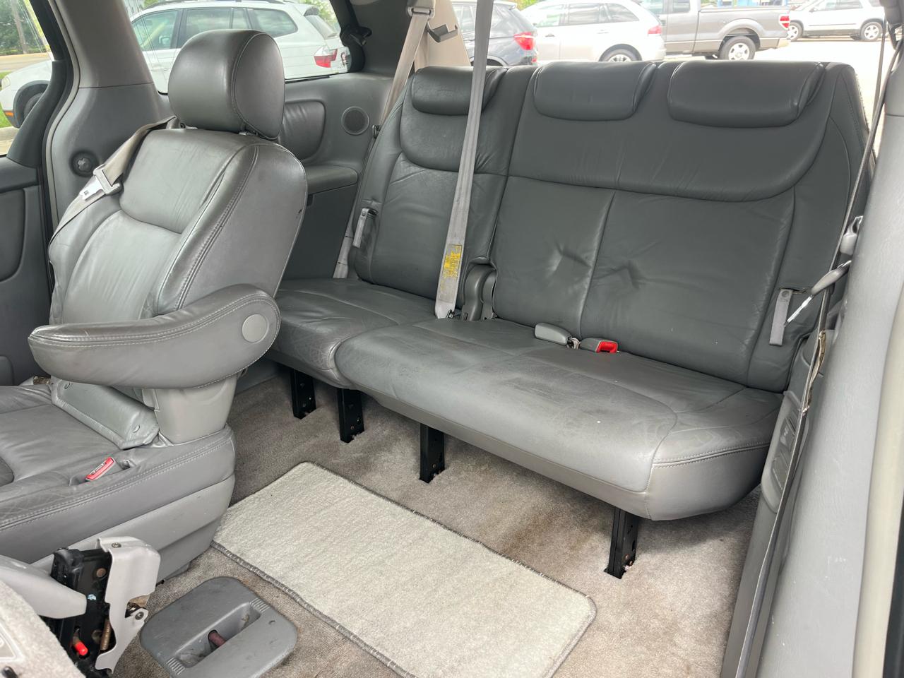 Toyota Sienna XLE 2005