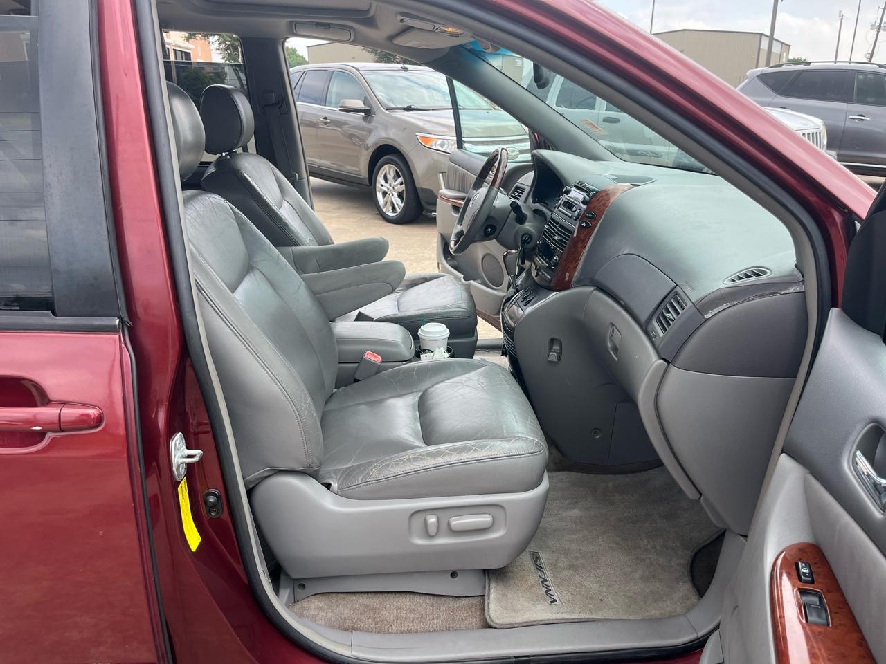 Toyota Sienna XLE 2005