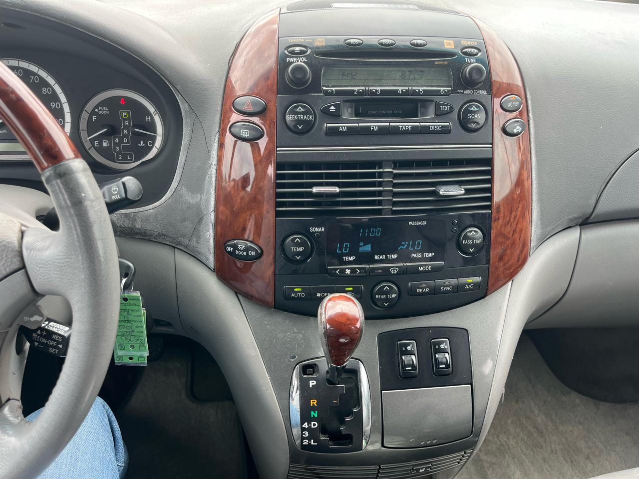 Toyota Sienna XLE 2005
