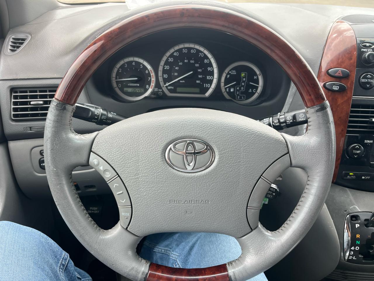 Toyota Sienna XLE 2005