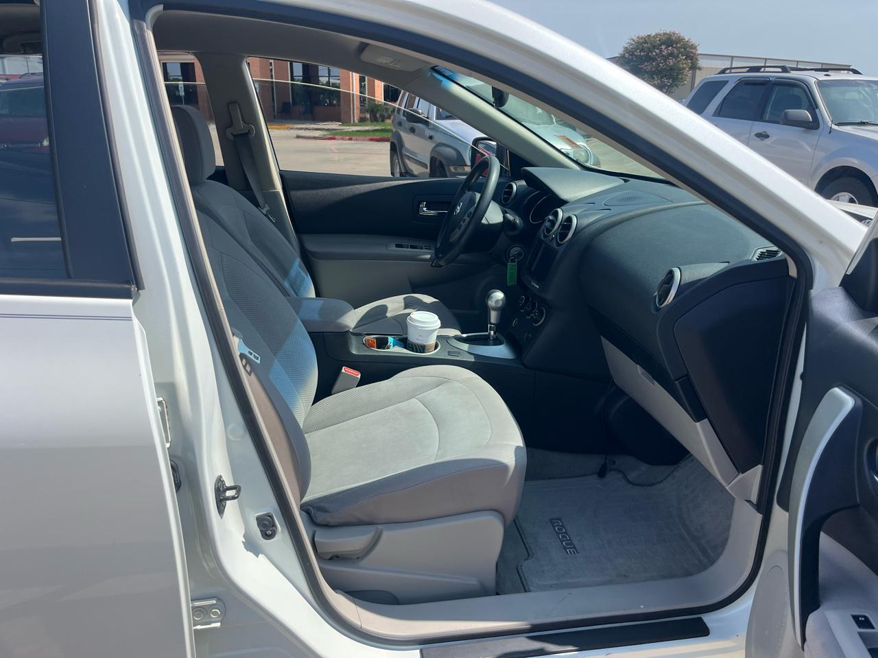 Nissan Rogue S 2WD 2012