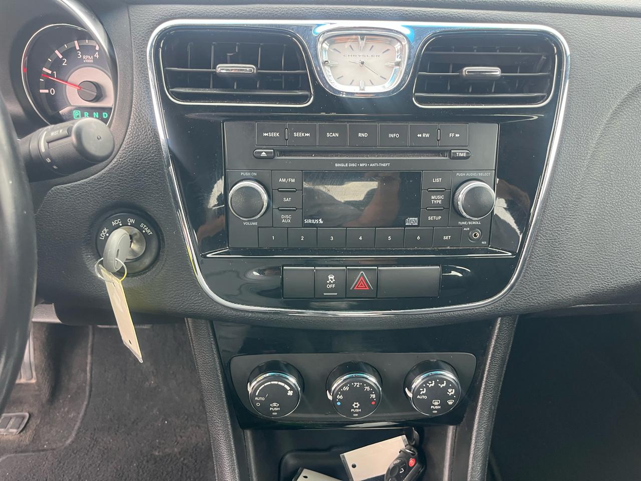 Chrysler 200 Touring 2014
