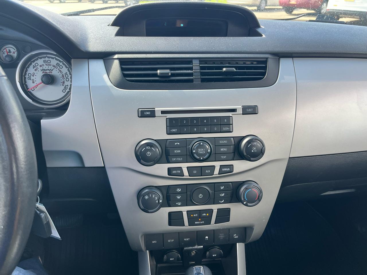 Ford Focus SES Sedan 2011