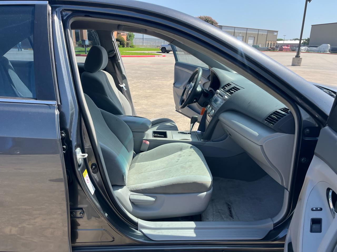 Toyota Camry SE 5-Spd AT 2009
