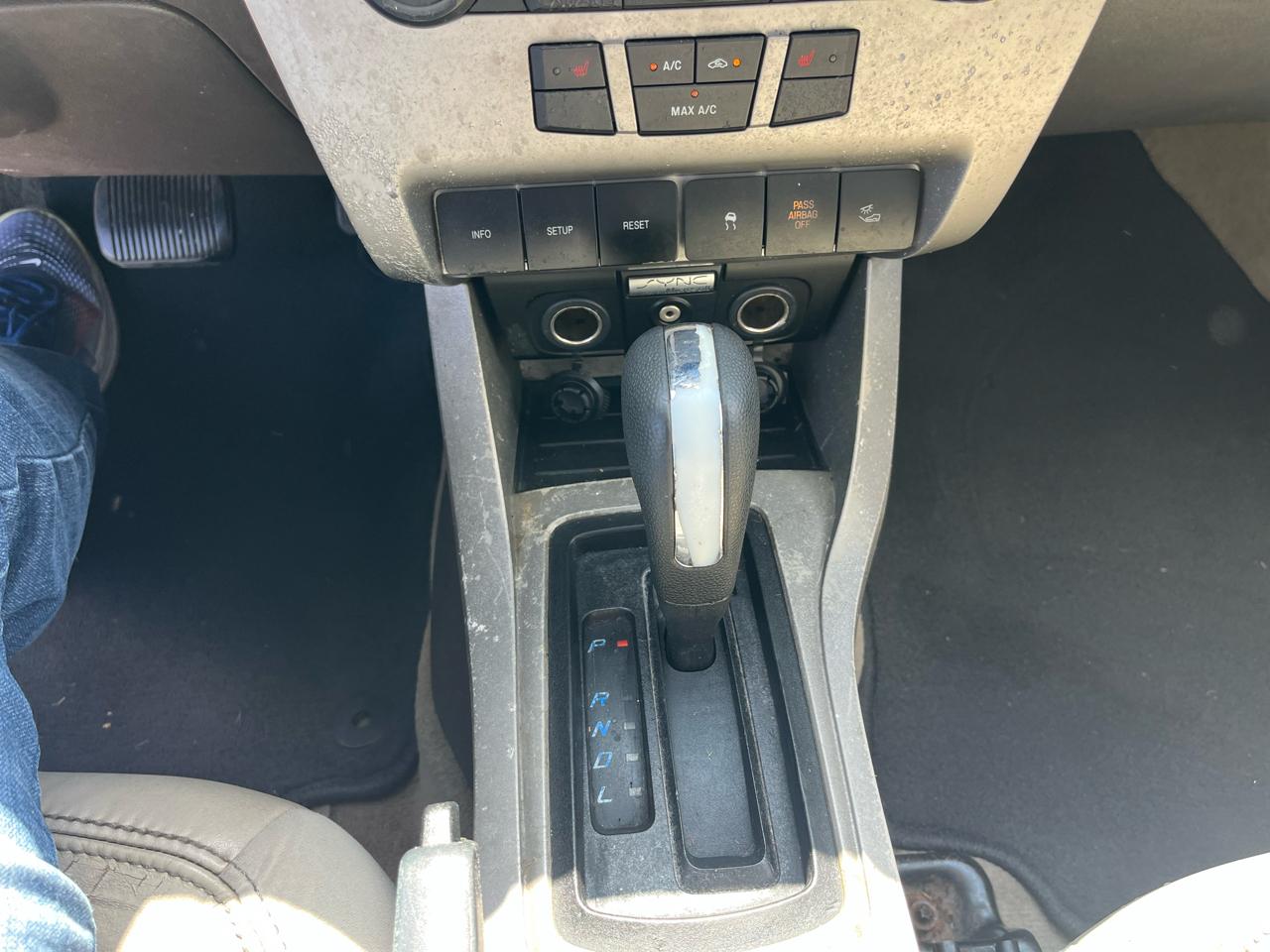 Ford Focus SEL Sedan 2010
