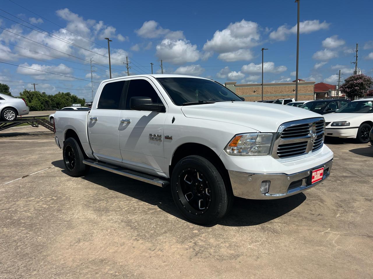 RAM 1500 SLT Crew Cab SWB 4WD 2015