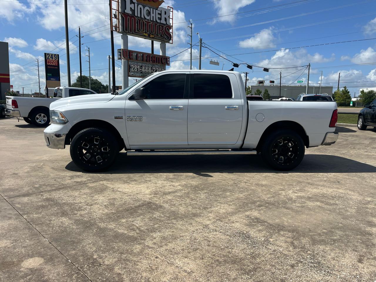 RAM 1500 SLT Crew Cab SWB 4WD 2015