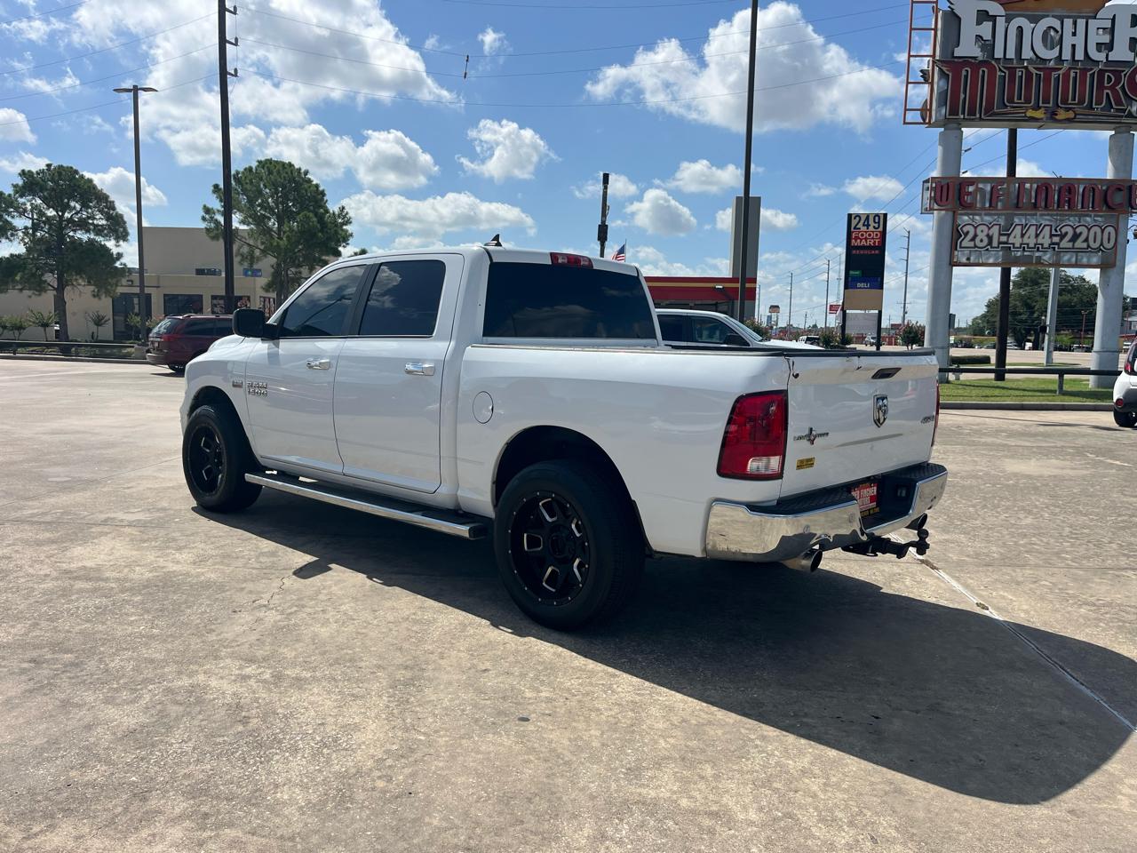 RAM 1500 SLT Crew Cab SWB 4WD 2015