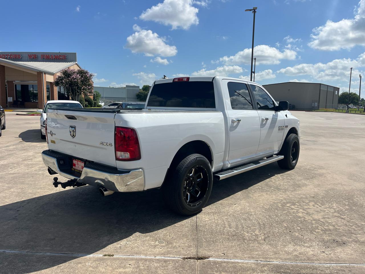 RAM 1500 SLT Crew Cab SWB 4WD 2015