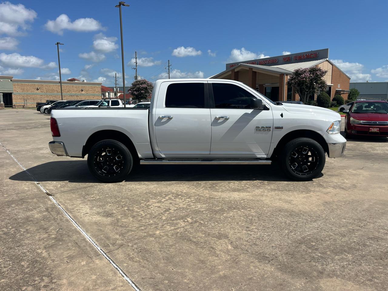 RAM 1500 SLT Crew Cab SWB 4WD 2015