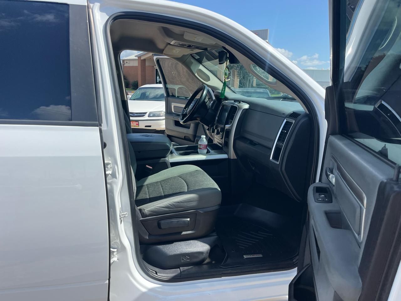 RAM 1500 SLT Crew Cab SWB 4WD 2015