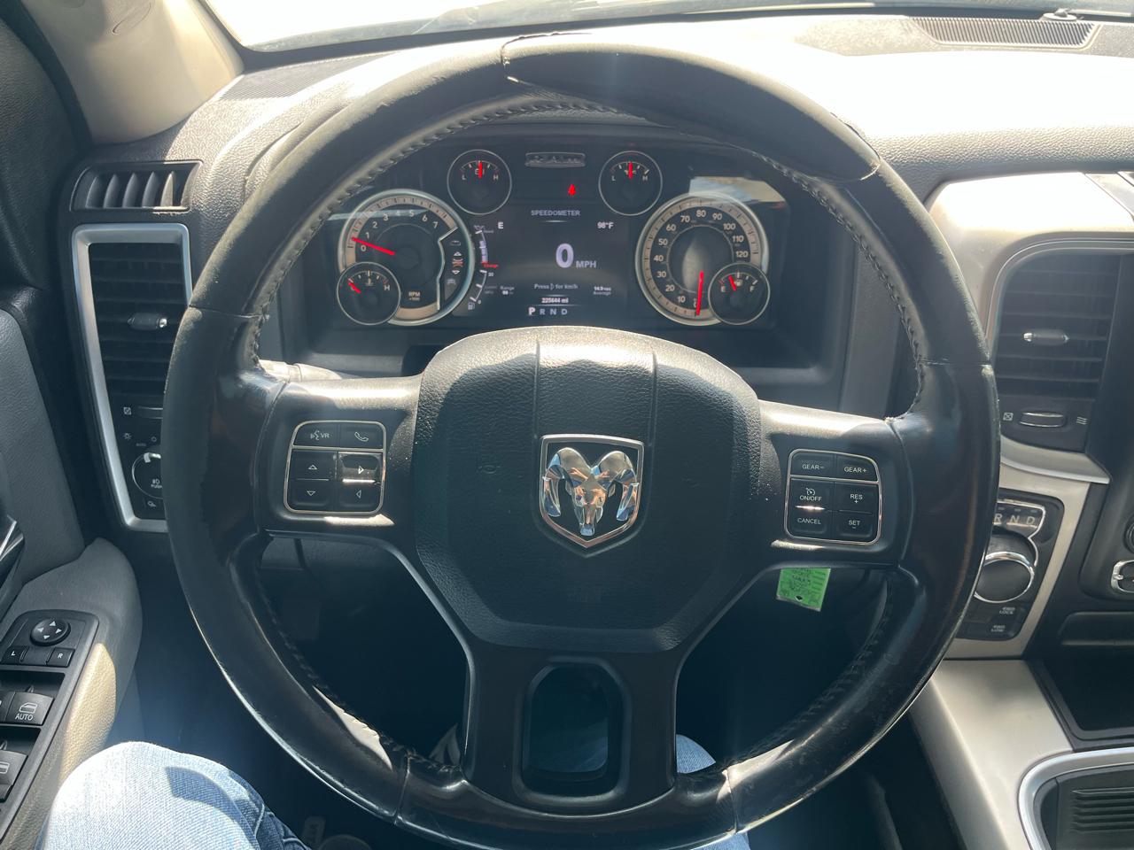 RAM 1500 SLT Crew Cab SWB 4WD 2015