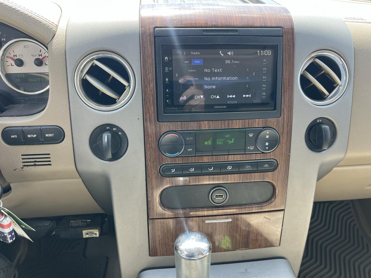 Ford F-150 XLT SuperCrew 4WD 2004