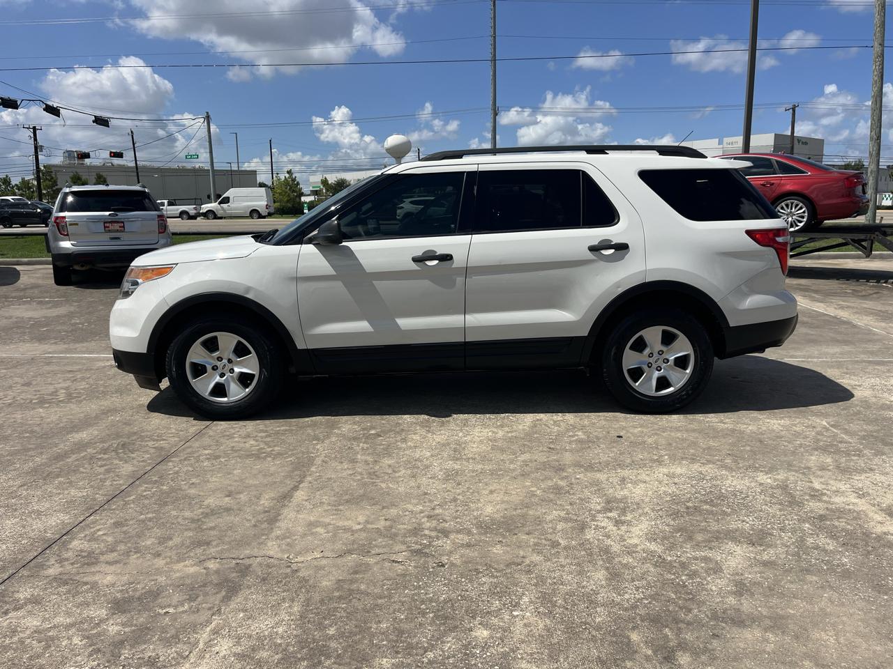 Ford Explorer Base FWD 2012
