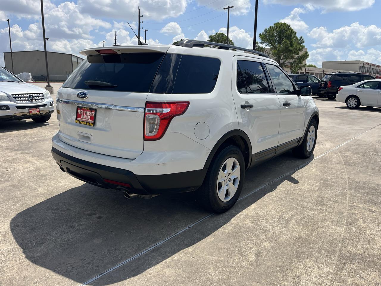Ford Explorer Base FWD 2012