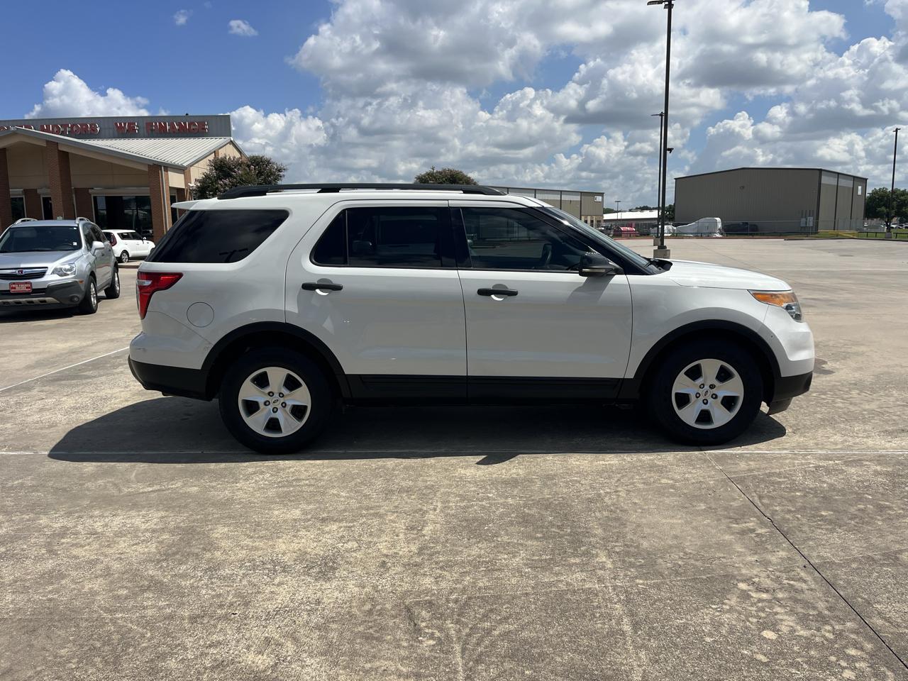 Ford Explorer Base FWD 2012