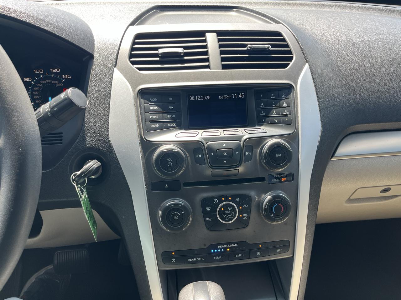 Ford Explorer Base FWD 2012