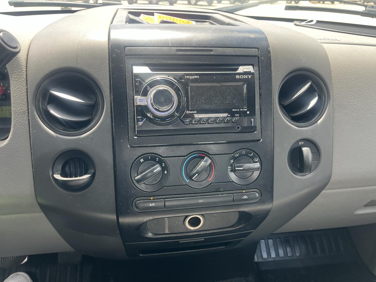 Ford F-150 XLT Long Bed 2WD 2006
