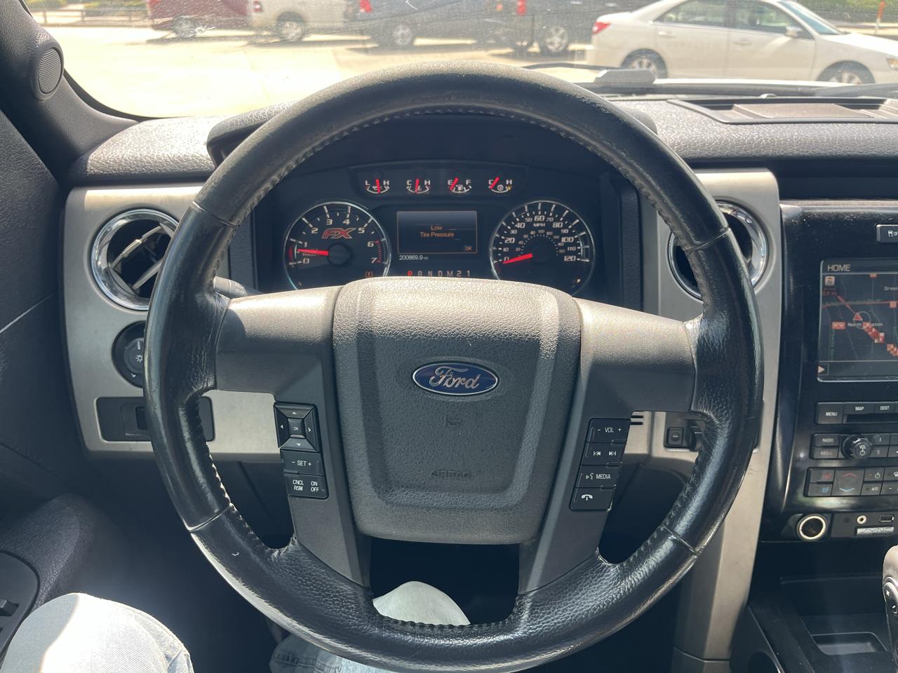 Ford F-150 XL SuperCrew 5.5-ft. Bed 4WD 2012