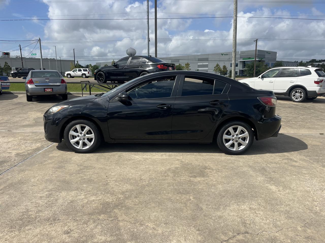 Mazda MAZDA3 i Touring 4-door 2011