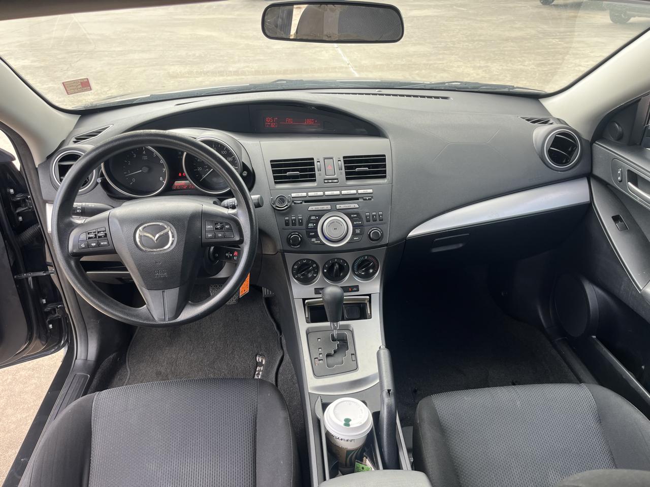 Mazda MAZDA3 i Touring 4-door 2011