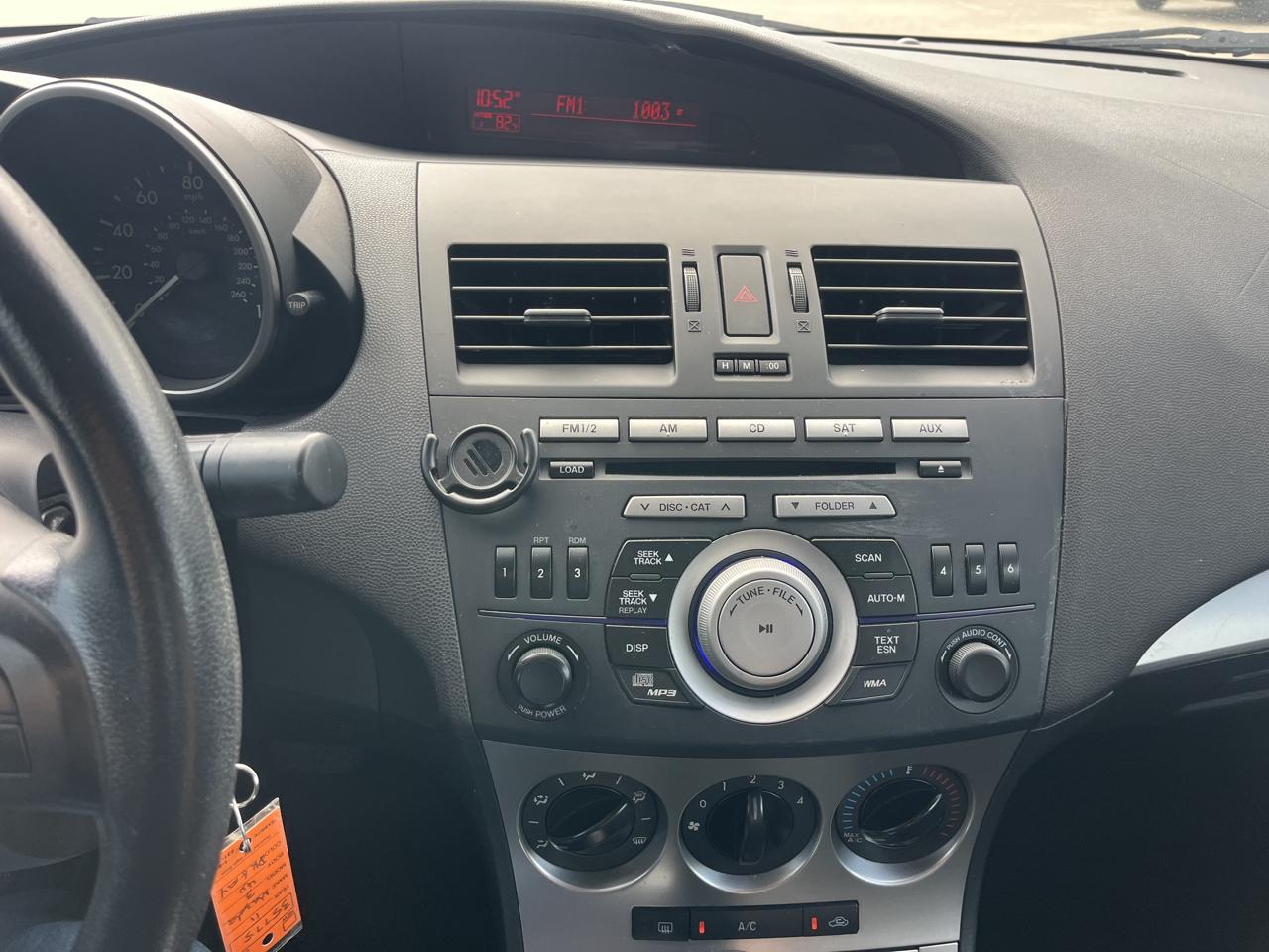 Mazda MAZDA3 i Touring 4-door 2011