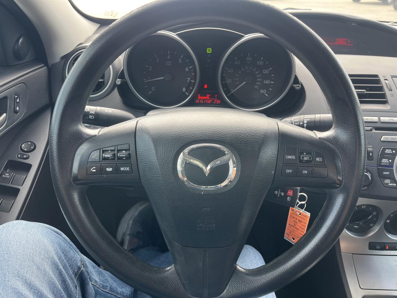 Mazda MAZDA3 i Touring 4-door 2011