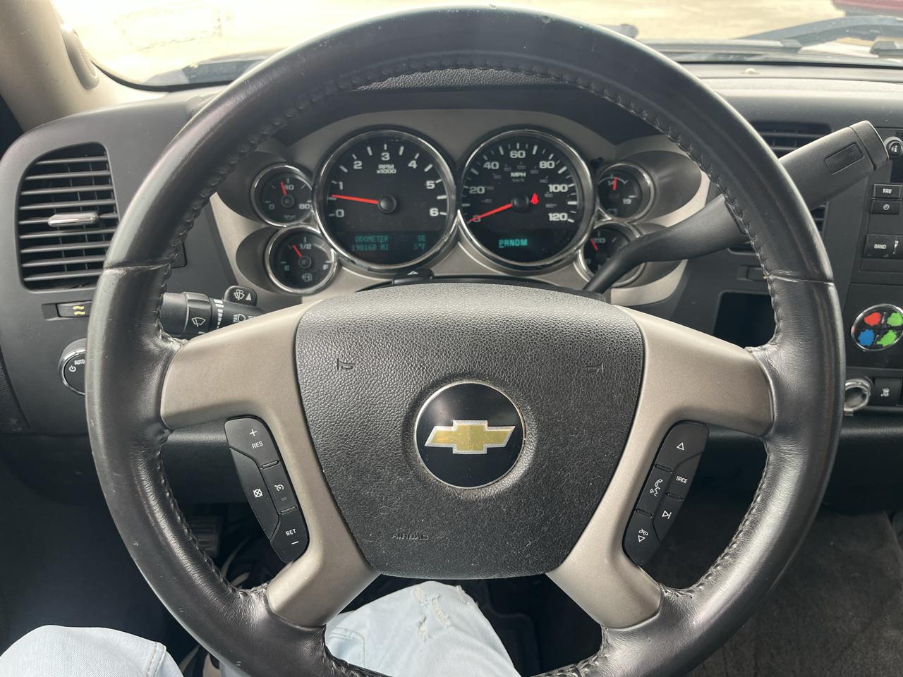 Chevrolet Silverado 1500 LT Crew Cab 2WD 2011