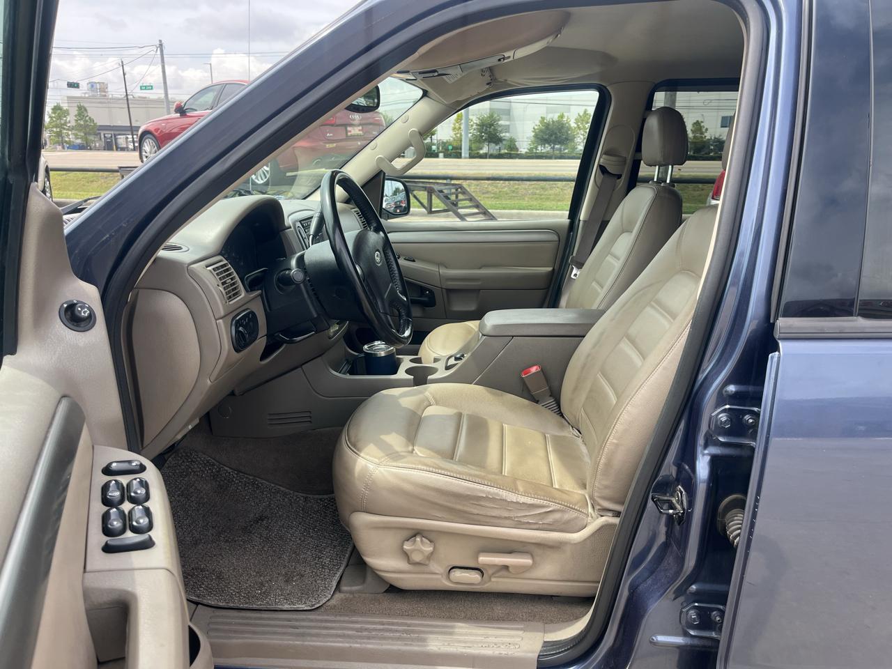 Ford Explorer XLT 4.6L 4WD 2003
